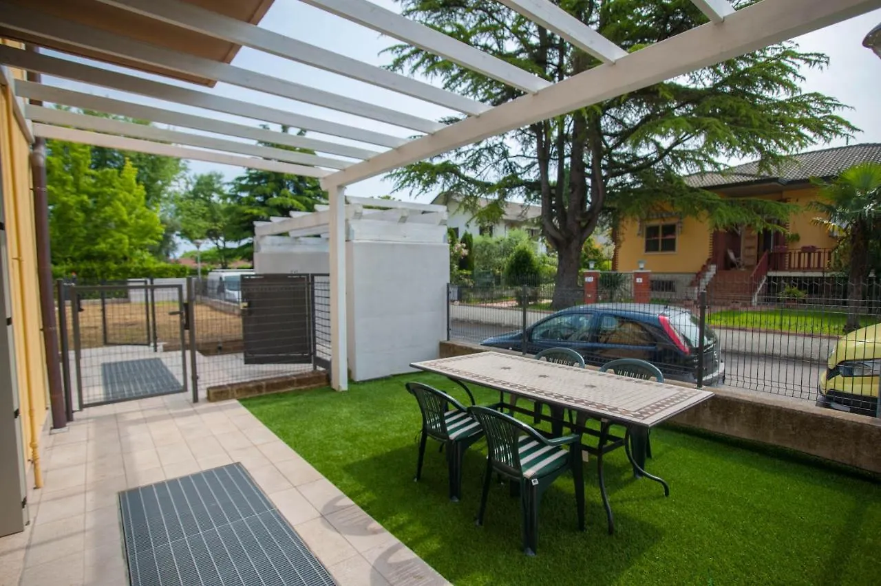Dom wakacyjny Willa Peschiera Terrace Peschiera del Garda Włochy